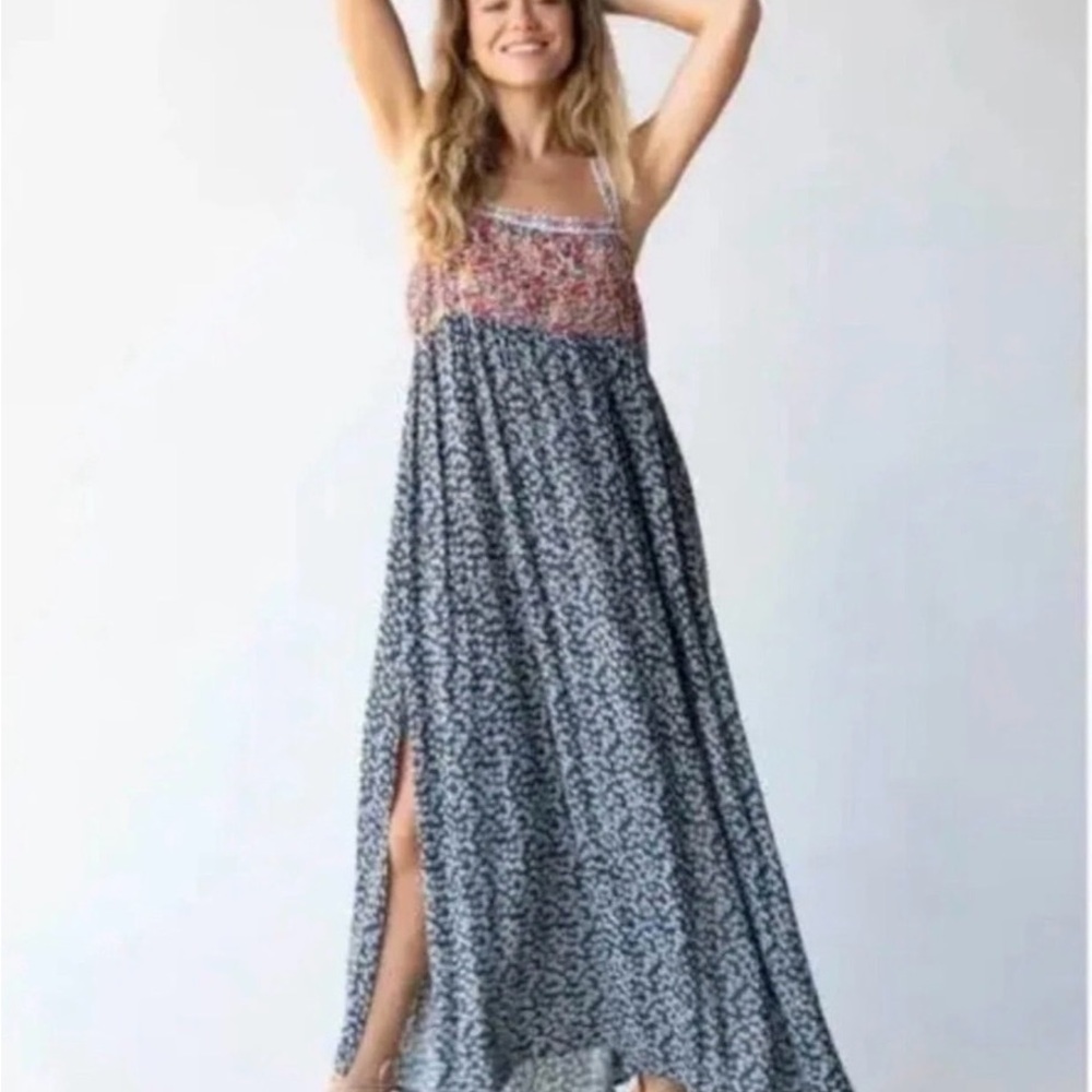 NATURAL LIFE- Patti Side Slit Maxi Dress